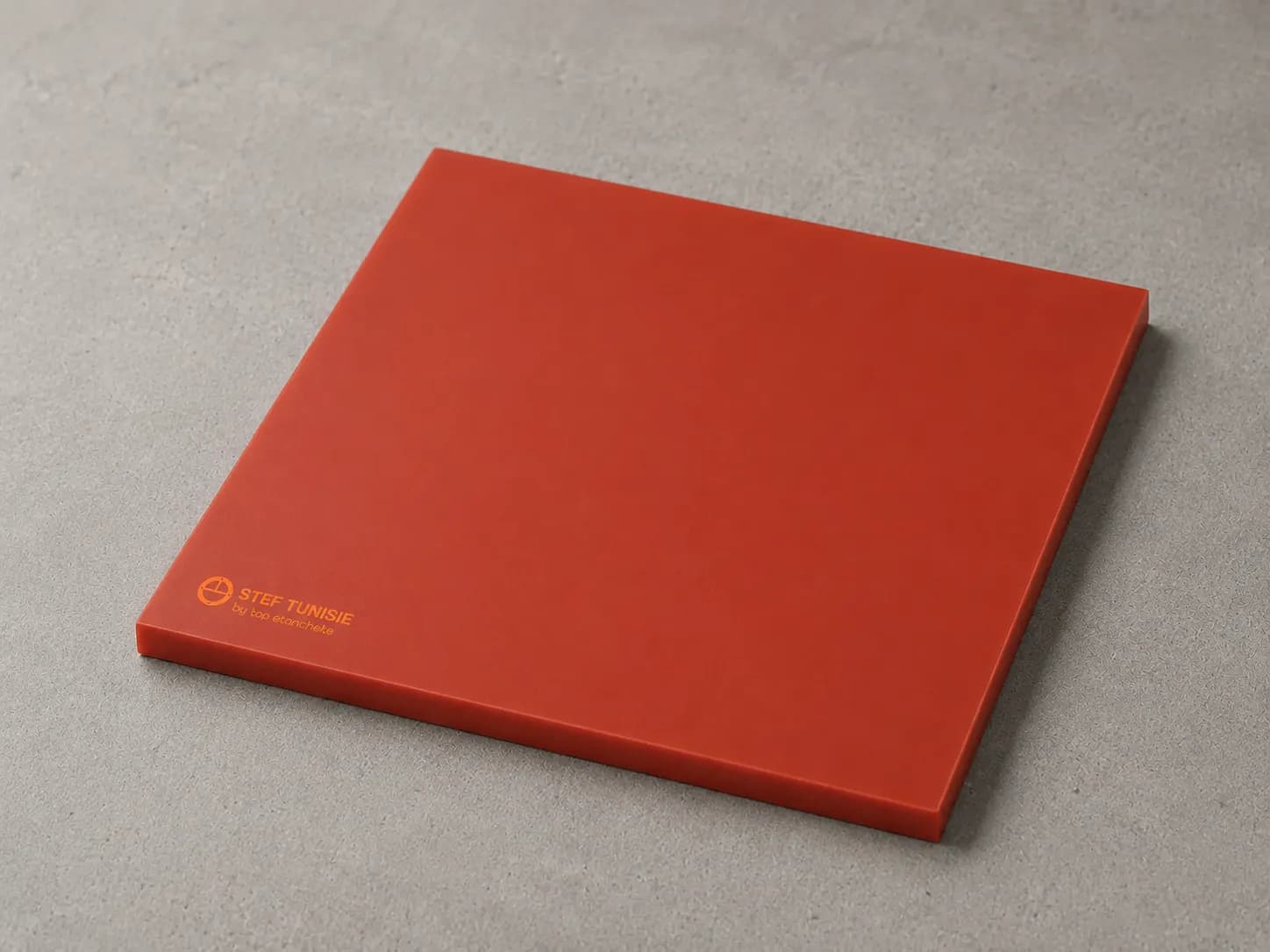 MVQ-R — Silicone rouge